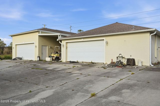 8038 Madrid Road, Weeki Wachee, FL 34613