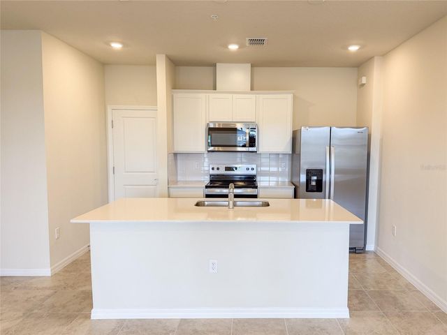 10537 GLOWING BEACON STREET, Orlando, FL 32829