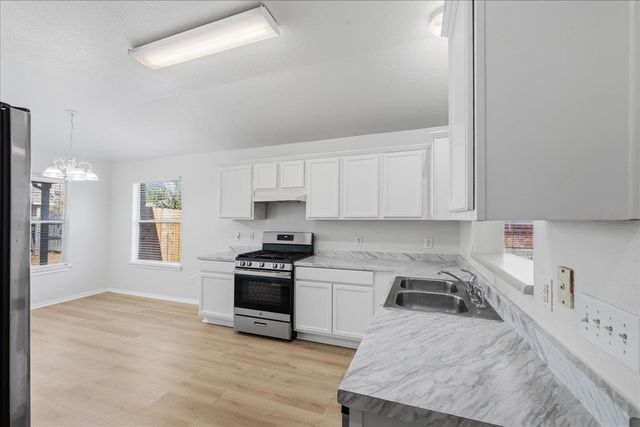 1118 Remington DR, Leander, TX 78641