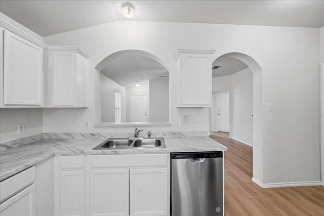 1118 Remington DR, Leander, TX 78641