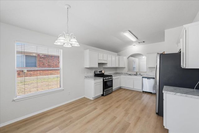 1118 Remington DR, Leander, TX 78641