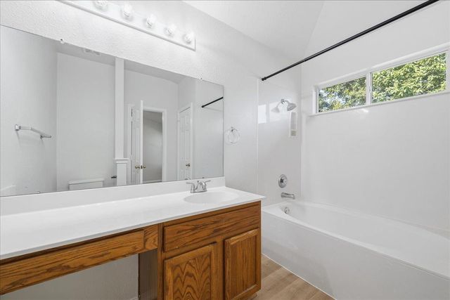 1118 Remington DR, Leander, TX 78641