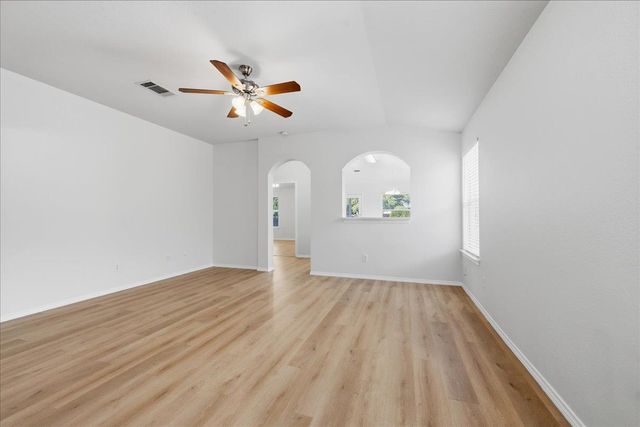 1118 Remington DR, Leander, TX 78641