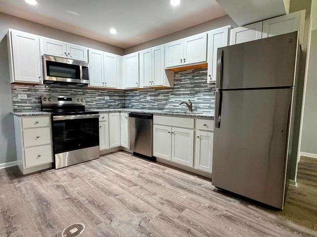 311 S Lodge Lane 1C, Lombard, IL 60148