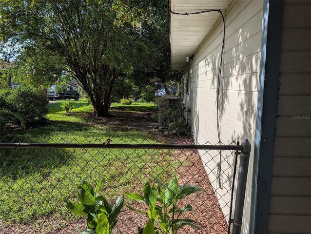 2407 SOUTH AVENUE, Leesburg, FL 34748