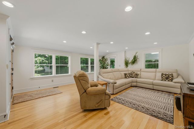 324 Haverstraw Road, Suffern, NY 10901