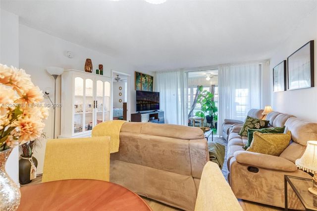 6000 NW 64th Avenue 110, Tamarac, FL 33319