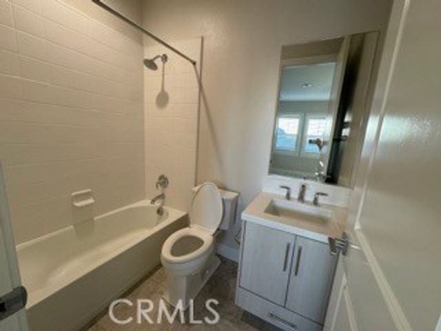 110 Sierra Madre, Lake Forest (el Toro), CA 92630