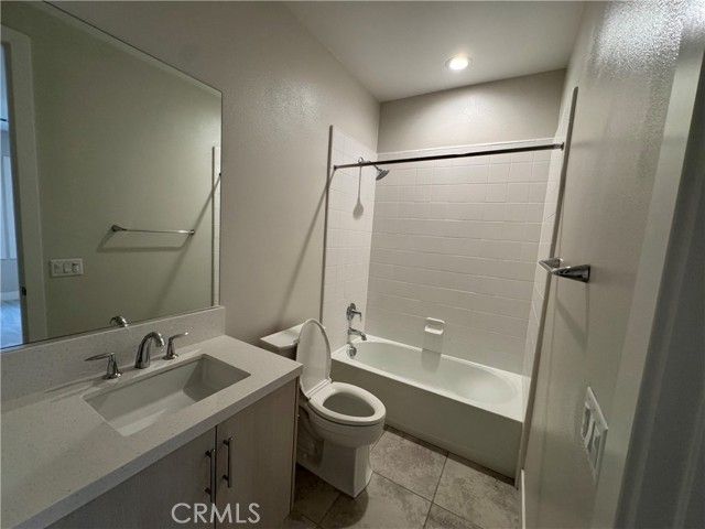 110 Sierra Madre, Lake Forest (el Toro), CA 92630