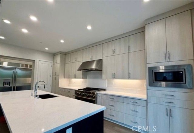 110 Sierra Madre, Lake Forest (el Toro), CA 92630