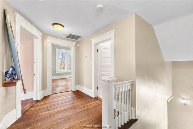 1121 Ursuline Avenue, Bryan, TX 77803