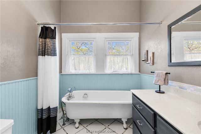 1121 Ursuline Avenue, Bryan, TX 77803