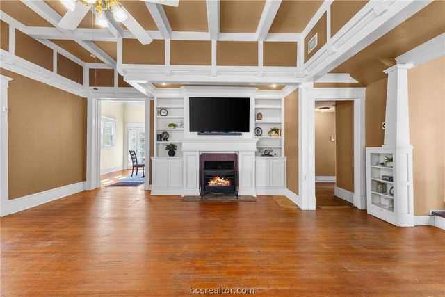 1121 Ursuline Avenue, Bryan, TX 77803