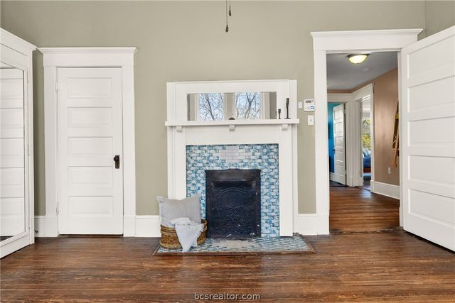 1121 Ursuline Avenue, Bryan, TX 77803