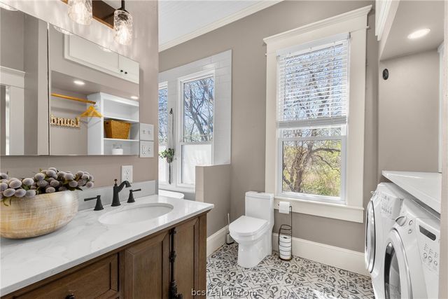 1121 Ursuline Avenue, Bryan, TX 77803