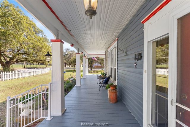 1121 Ursuline Avenue, Bryan, TX 77803