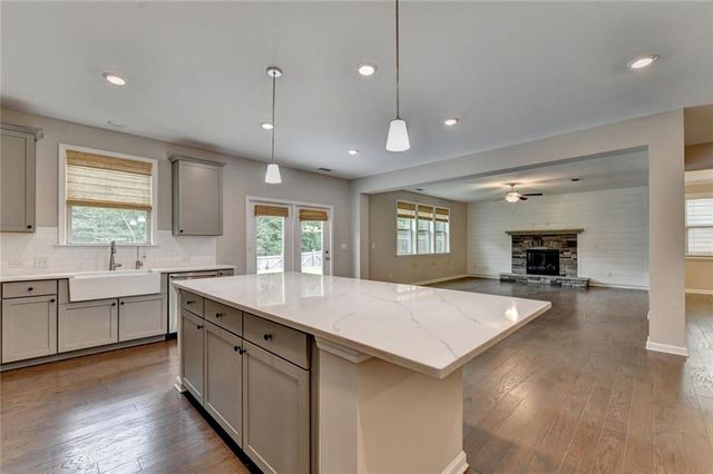 955 Laura Jean Court, Buford, GA 30518