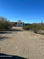 9690 W Sky Blue Drive, Tucson, AZ 85735