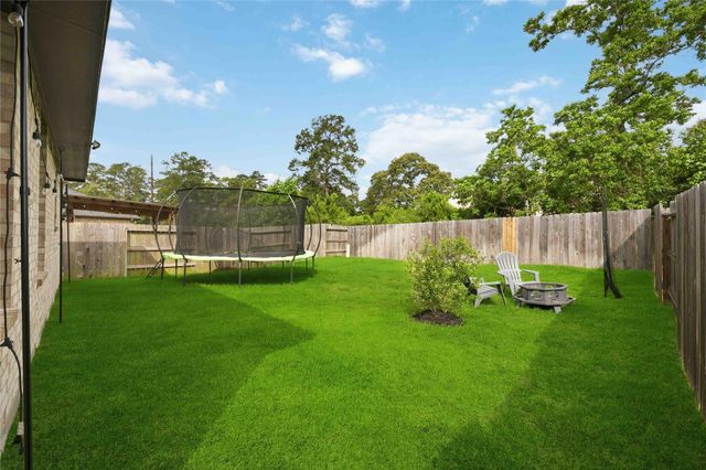 35432 Woodtrace Circle, Pinehurst, TX 77362