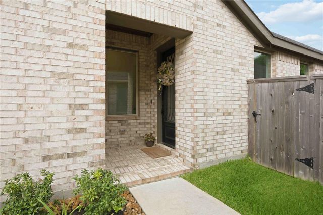 35432 Woodtrace Circle, Pinehurst, TX 77362