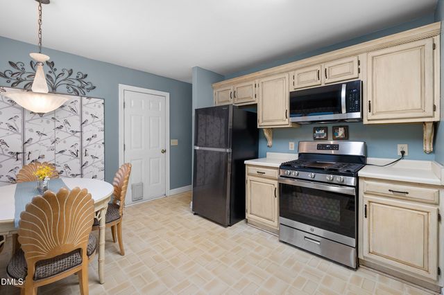 119 E Laurenbrook Court, Cary, NC 27518