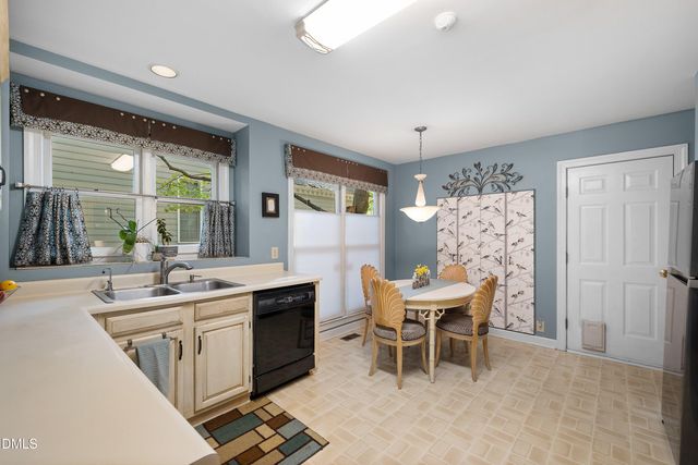 119 E Laurenbrook Court, Cary, NC 27518