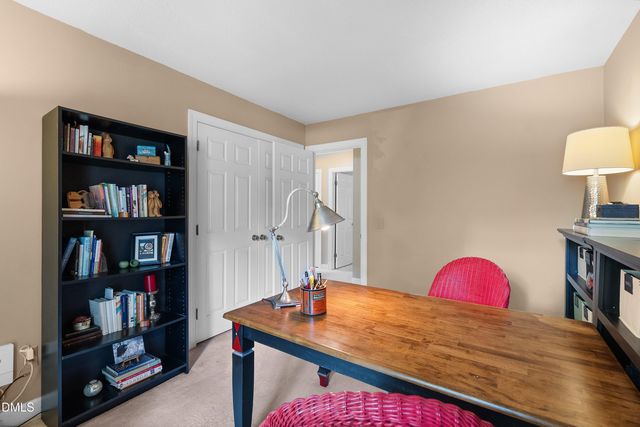119 E Laurenbrook Court, Cary, NC 27518