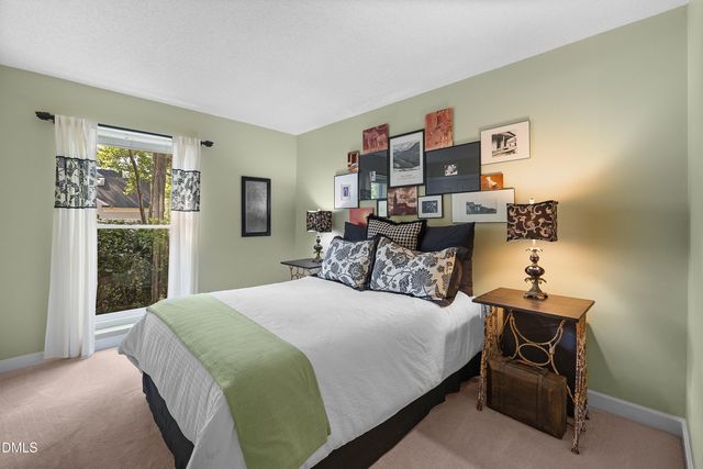119 E Laurenbrook Court, Cary, NC 27518