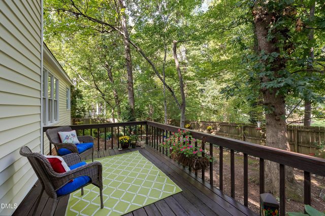 119 E Laurenbrook Court, Cary, NC 27518