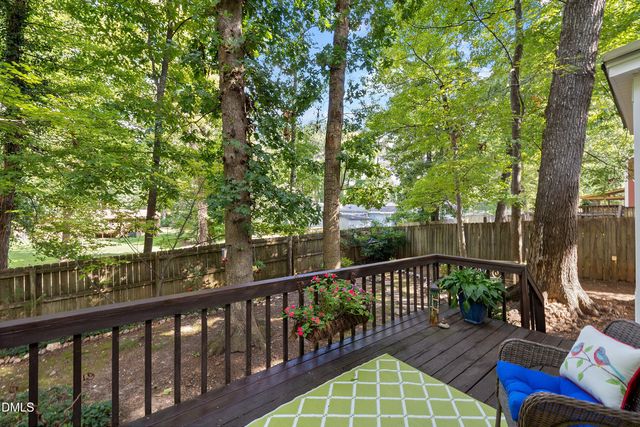 119 E Laurenbrook Court, Cary, NC 27518