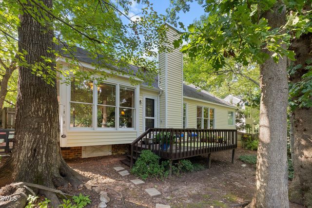 119 E Laurenbrook Court, Cary, NC 27518