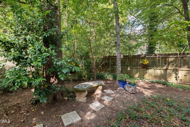 119 E Laurenbrook Court, Cary, NC 27518