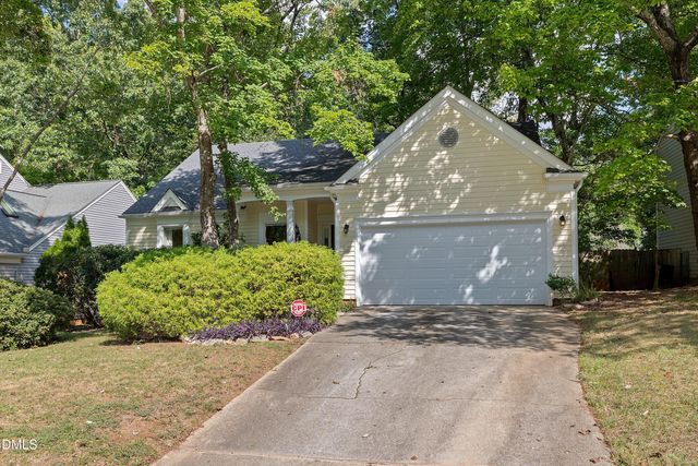 119 E Laurenbrook Court, Cary, NC 27518