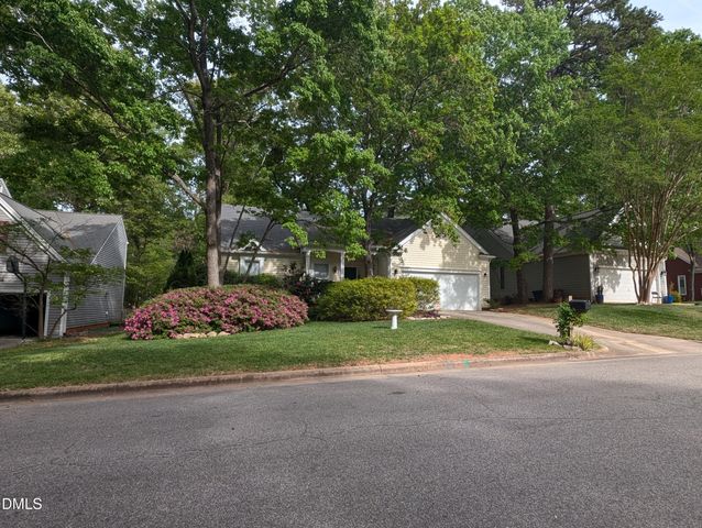 119 E Laurenbrook Court, Cary, NC 27518