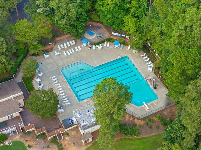 119 E Laurenbrook Court, Cary, NC 27518