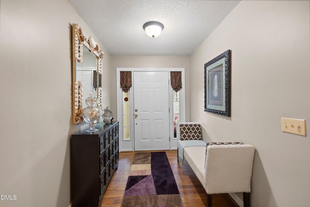 119 E Laurenbrook Court, Cary, NC 27518