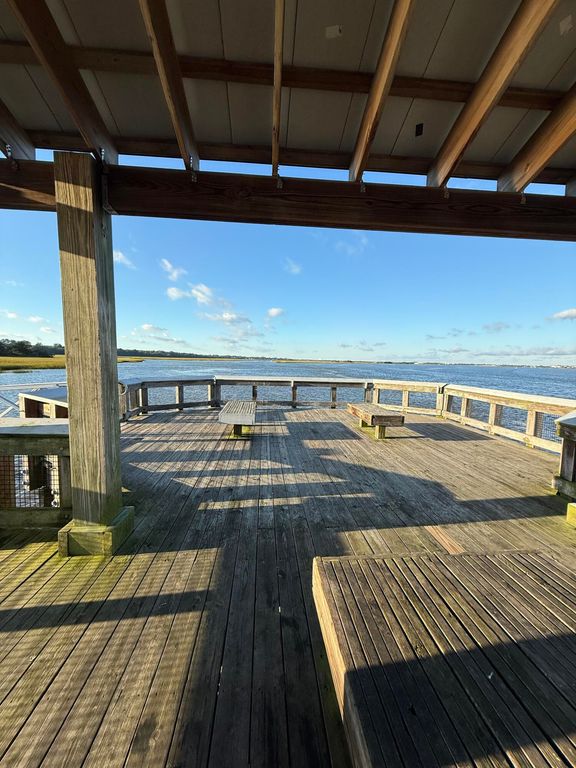 Image 8 of property listing at 824 Burger Street, Charleston, SC 29407