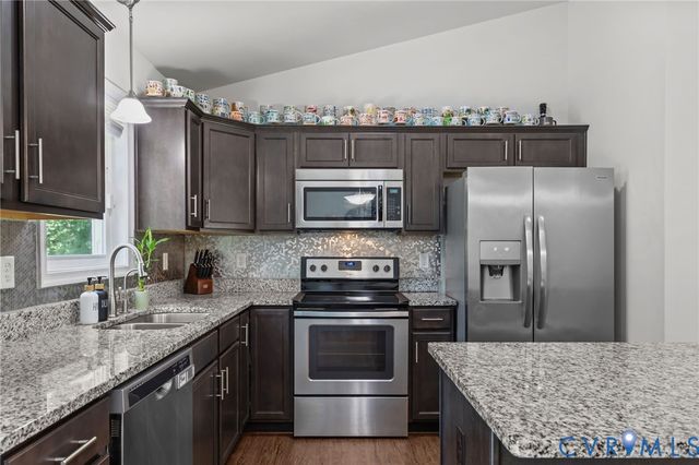 15090 Horseshoe Bend Dr, Chesterfield, VA 23831