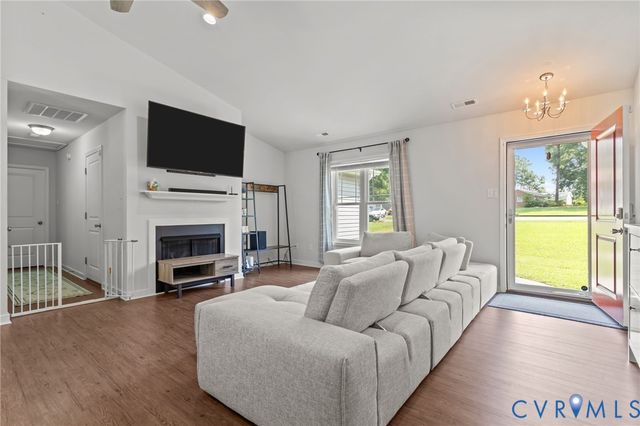 15090 Horseshoe Bend Dr, Chesterfield, VA 23831
