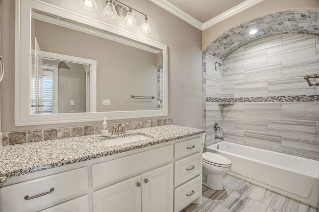 412 Fowler Drive, Granbury, TX 76048