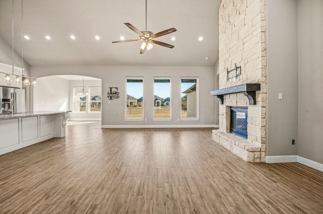 412 Fowler Drive, Granbury, TX 76048