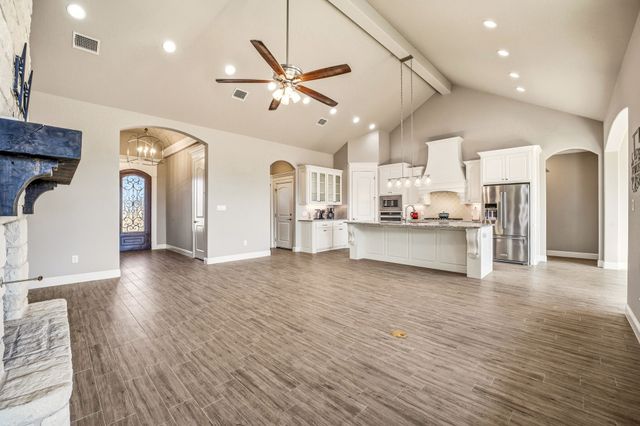 412 Fowler Drive, Granbury, TX 76048