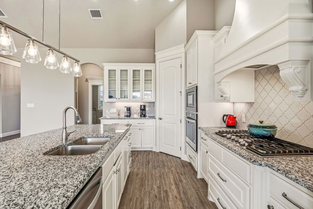 412 Fowler Drive, Granbury, TX 76048