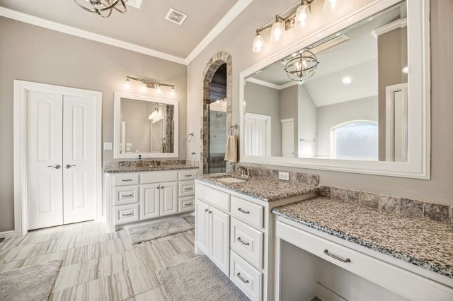 412 Fowler Drive, Granbury, TX 76048