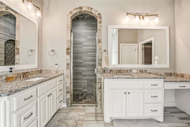 412 Fowler Drive, Granbury, TX 76048