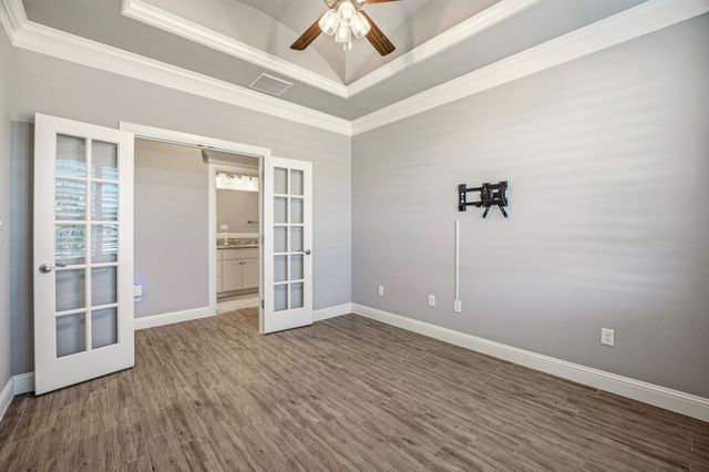 412 Fowler Drive, Granbury, TX 76048