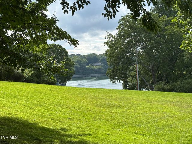 1095 Reynolds Road, Piney Flats, TN 37686