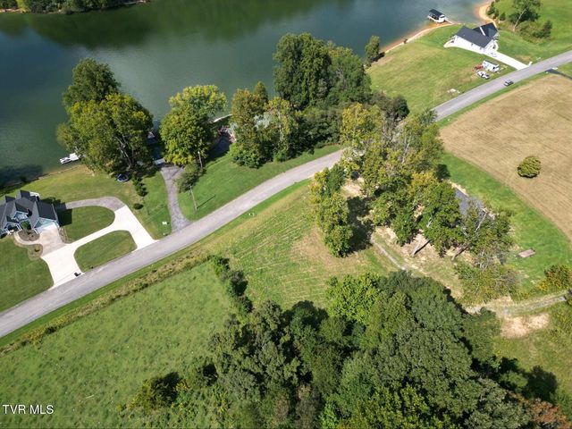 1095 Reynolds Road, Piney Flats, TN 37686