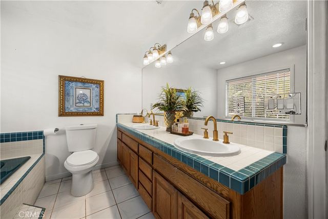 9315 Parrot, Downey, CA 90240