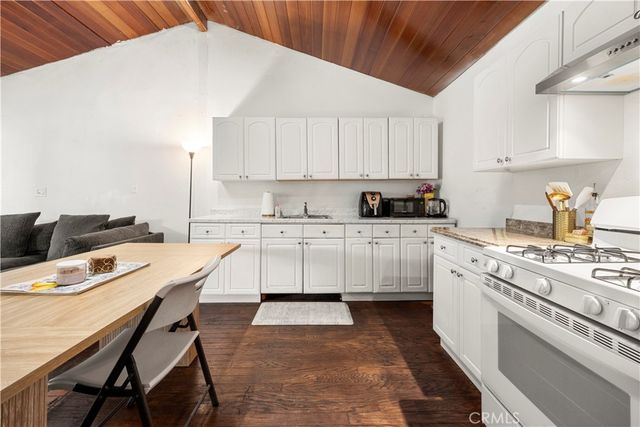 9315 Parrot, Downey, CA 90240